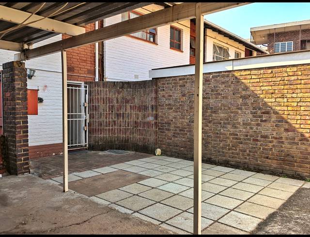 3 BEDROOM DUPLEX FOR SALE IN WINDSOR WEST